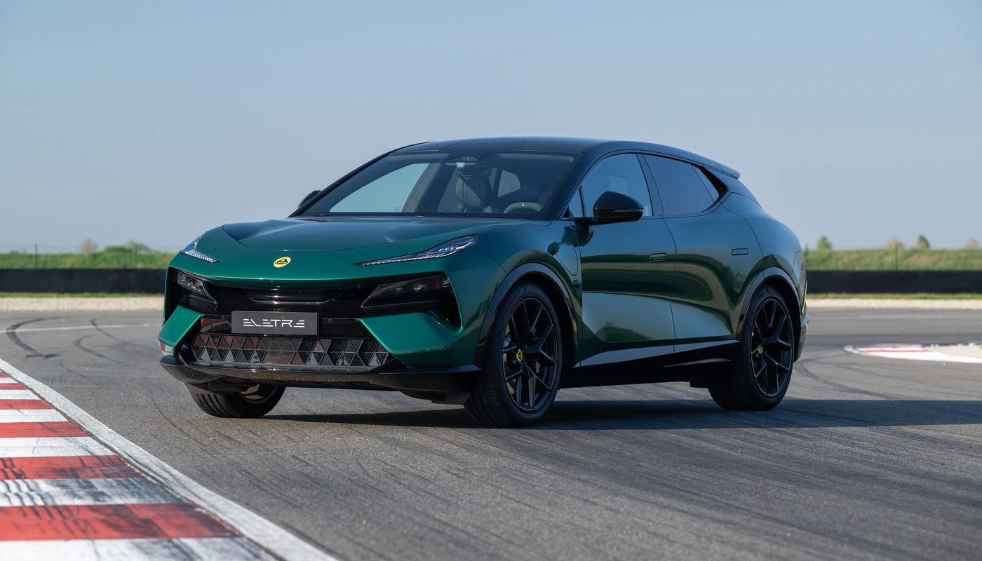 Lotus Eletre - Contexto Entorno Real Contexto Aparcado Exterior Frontal Izquierda