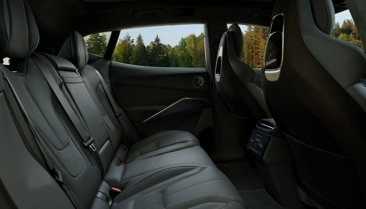 Lotus Eletre - Interior Asientos Traseros