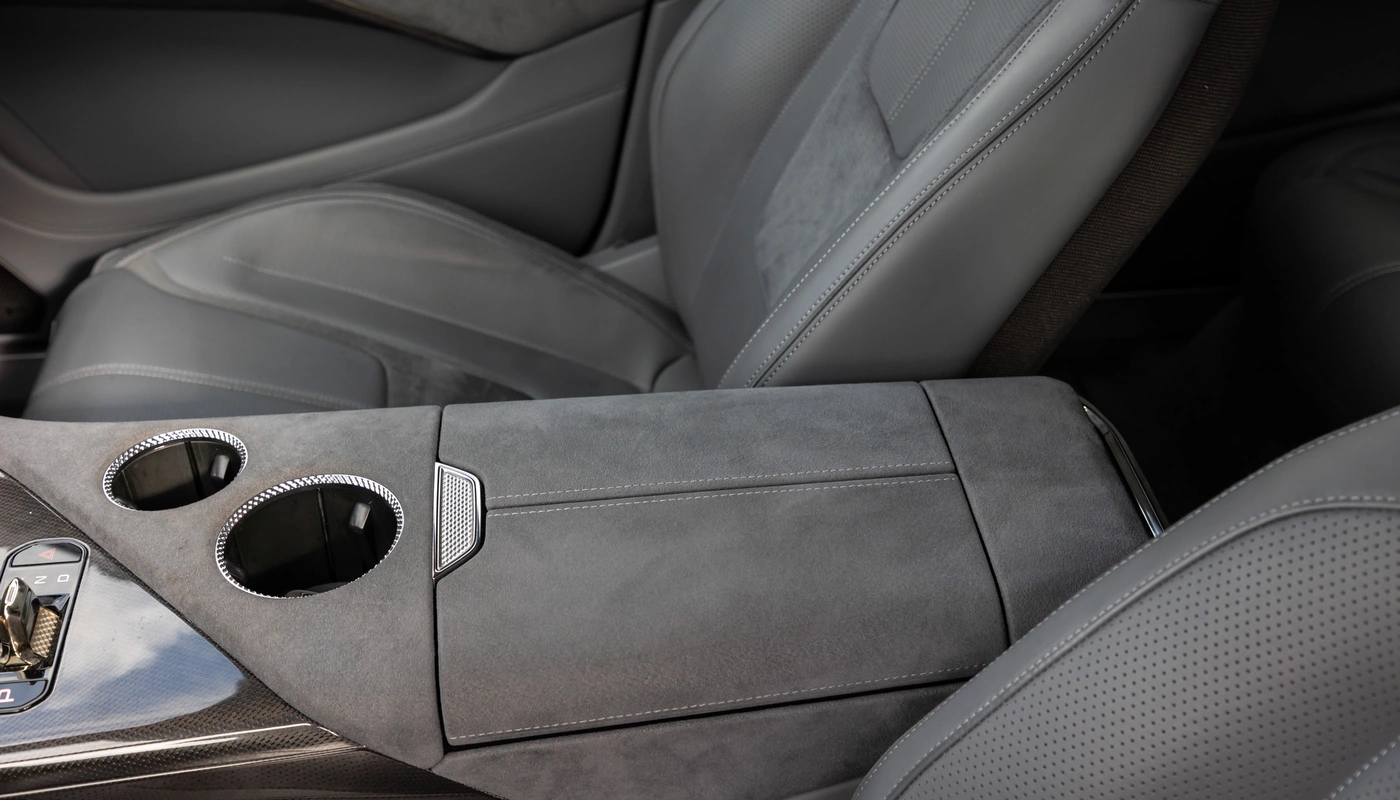 Lotus Emeya - Interior Asientos Delanteros