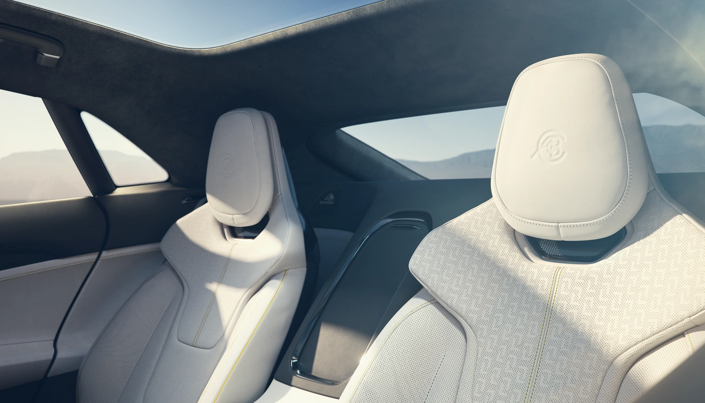 Lotus Emeya - Interior Asientos Traseros