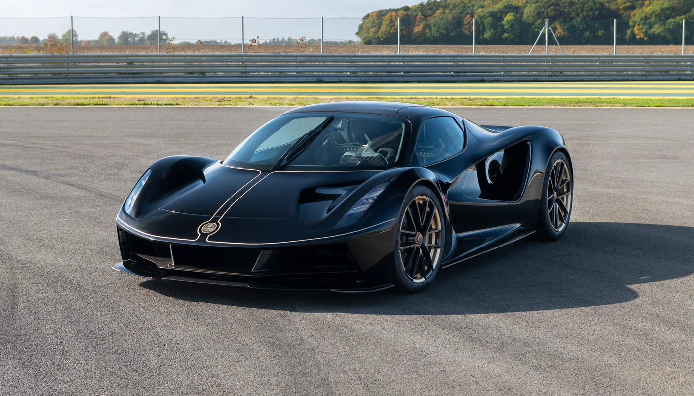 Lotus Evija - Contexto Entorno Real Contexto Aparcado Exterior Frontal Izquierda