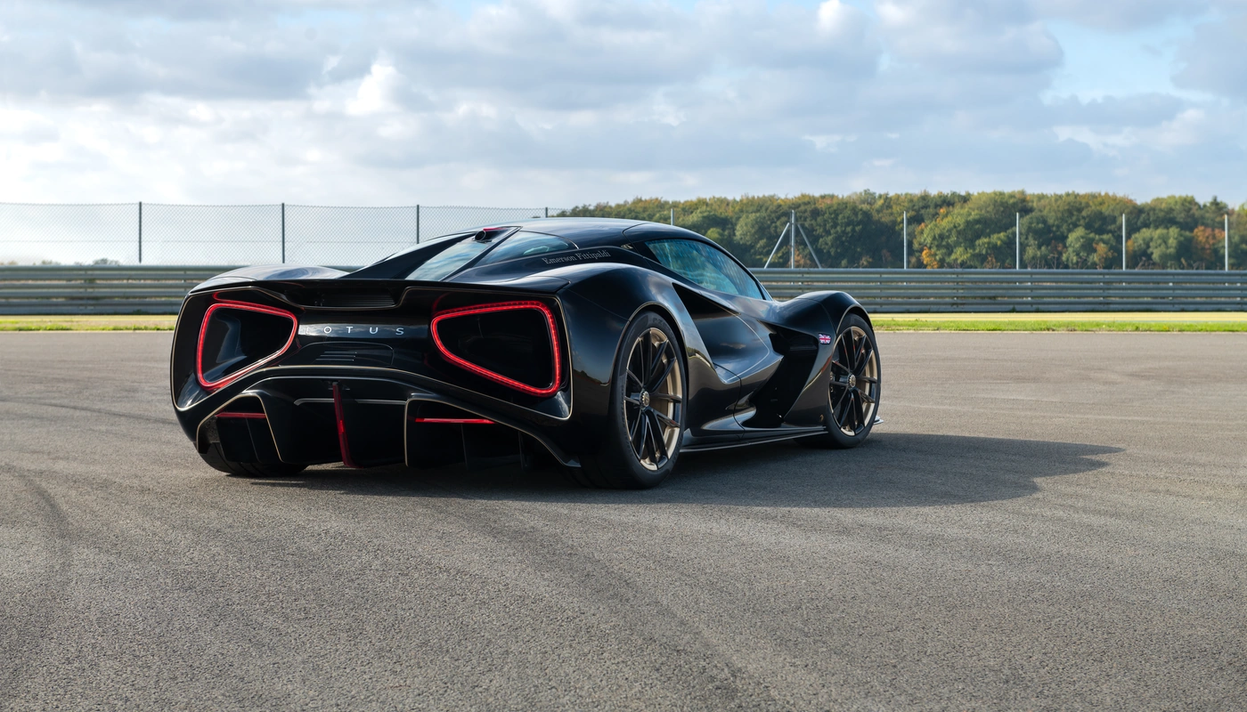 Lotus Evija - Contexto Entorno Real Contexto Aparcado Exterior Trasera Exterior Trasera Izquierda