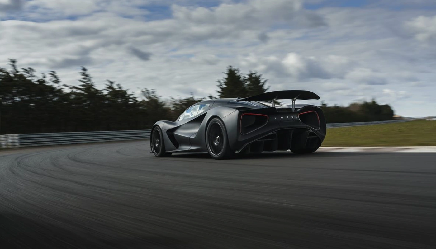 Lotus Evija - Contexto Entorno Real Contexto Conduciendo Exterior Trasera Derecha