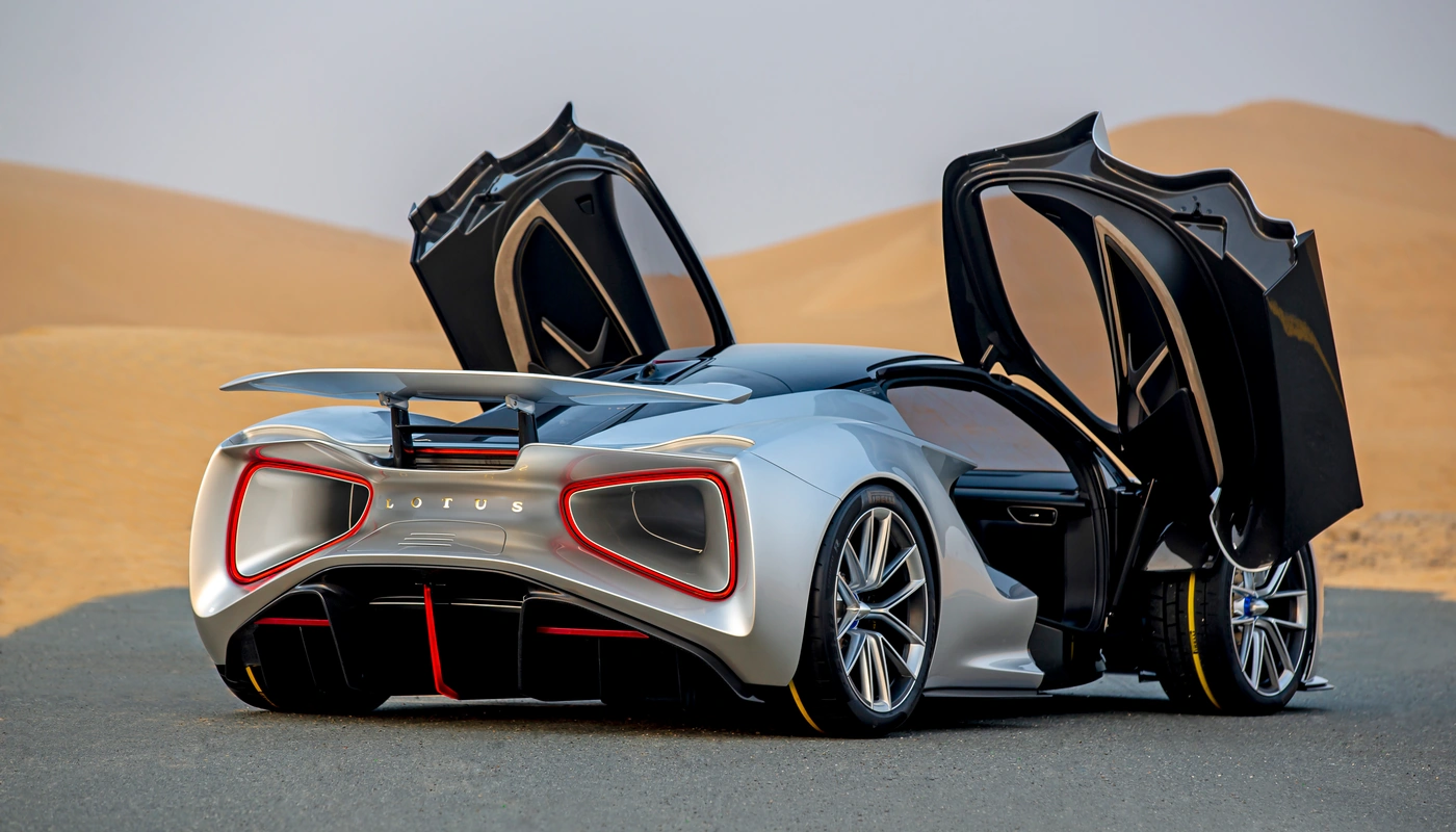 Lotus Evija - Contexto Entorno Real Exterior Trasera Exterior Detalle