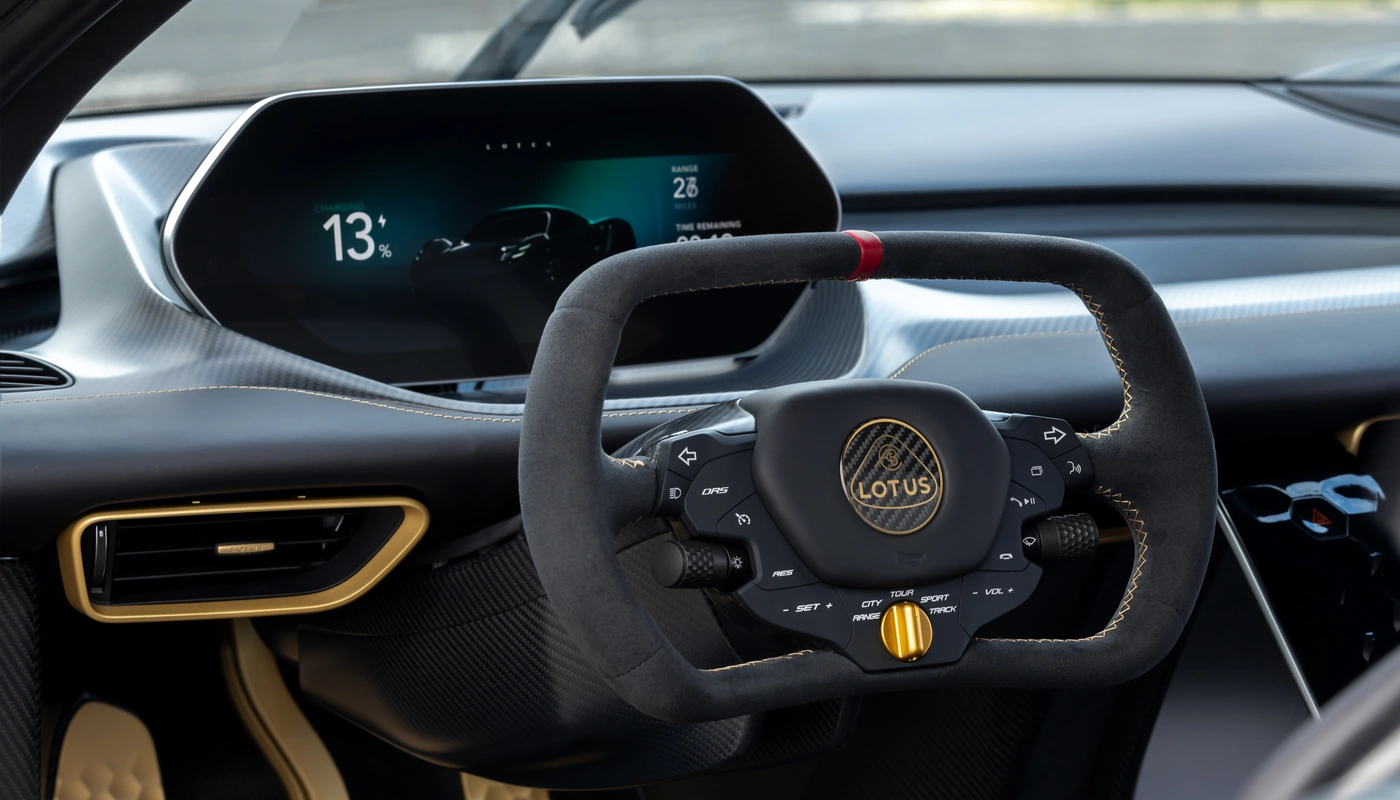 Lotus Evija - Interior Salpicadero Interior Volante