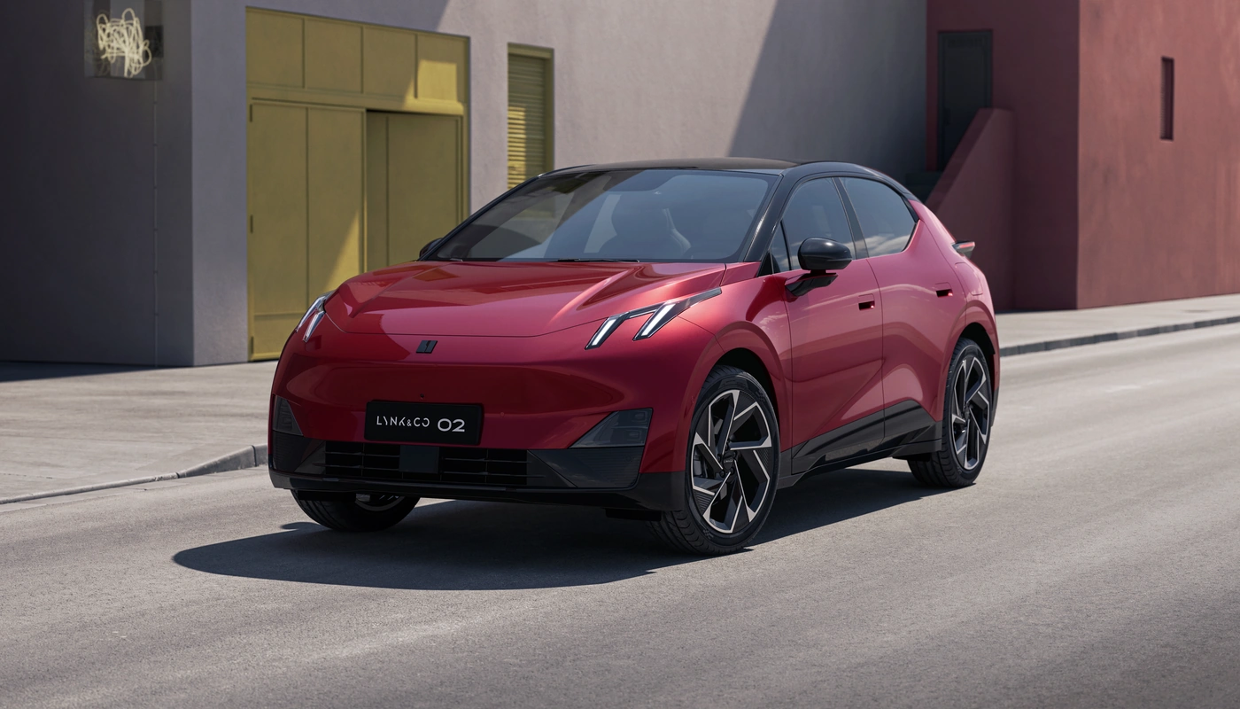Lynkco 02 - Contexto Estudio Recortado Contexto Aparcado Exterior Frontal Izquierda