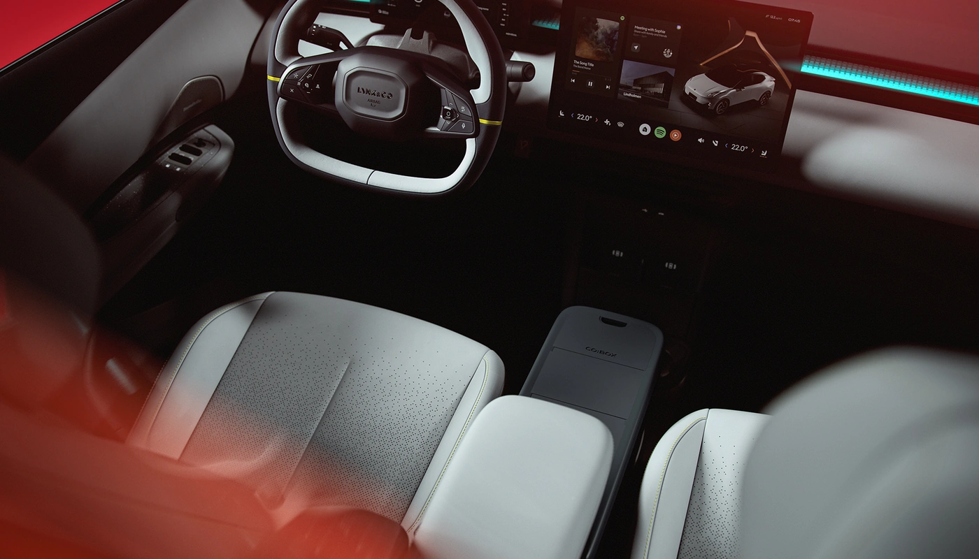 Lynkco 02 - Interior Salpicadero Interior Asientos Delanteros Interior Pantalla Central Interior Volante