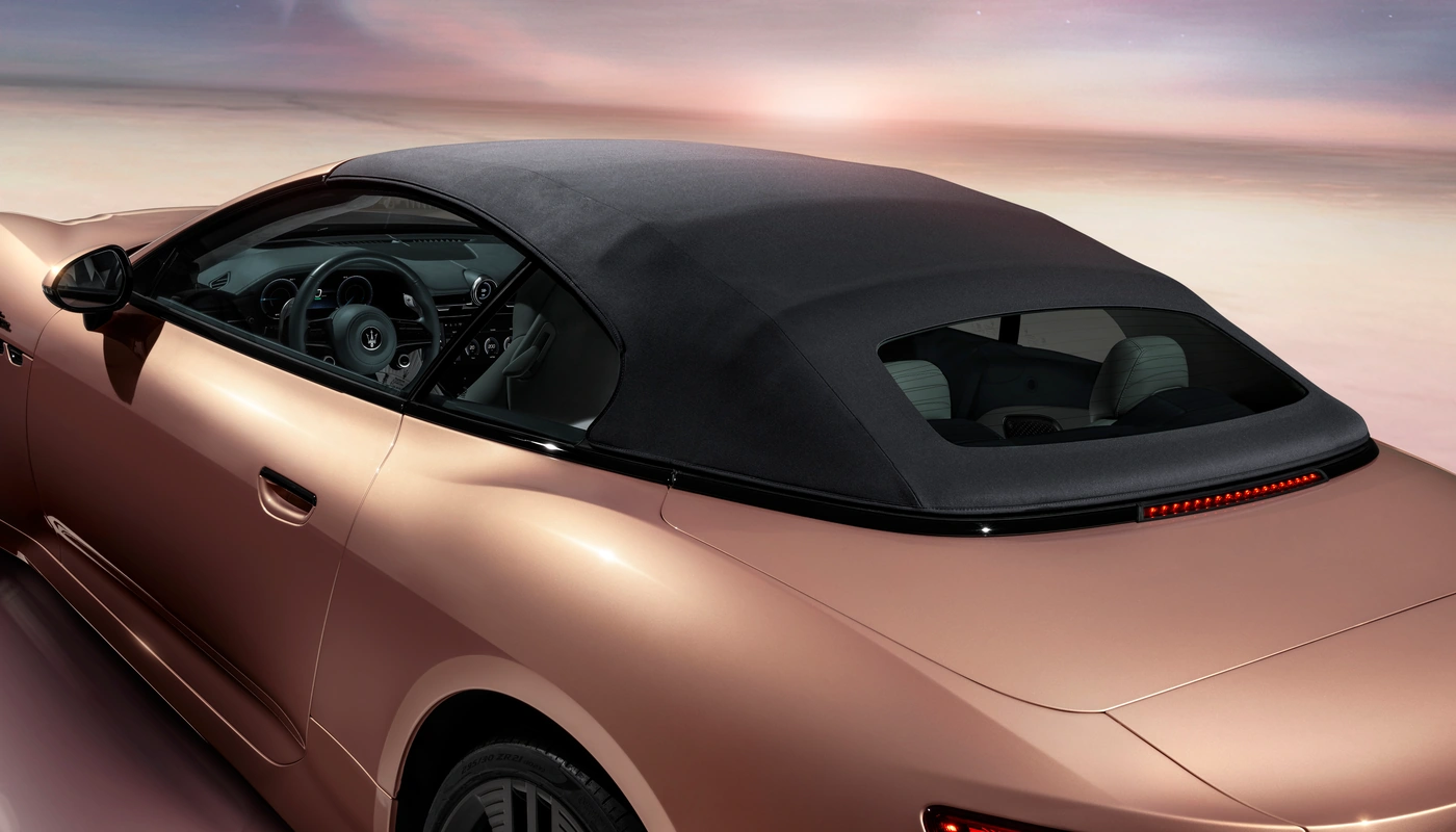 Maserati Grancabrio - Contexto Estudio Contexto Aparcado Exterior Detalle