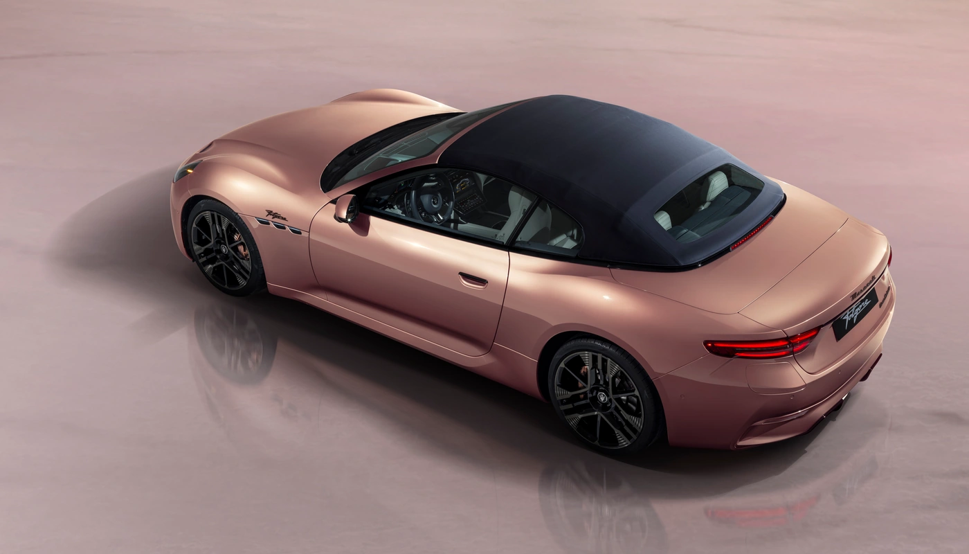 Maserati Grancabrio - Contexto Estudio Contexto Aparcado Exterior Trasera Derecha