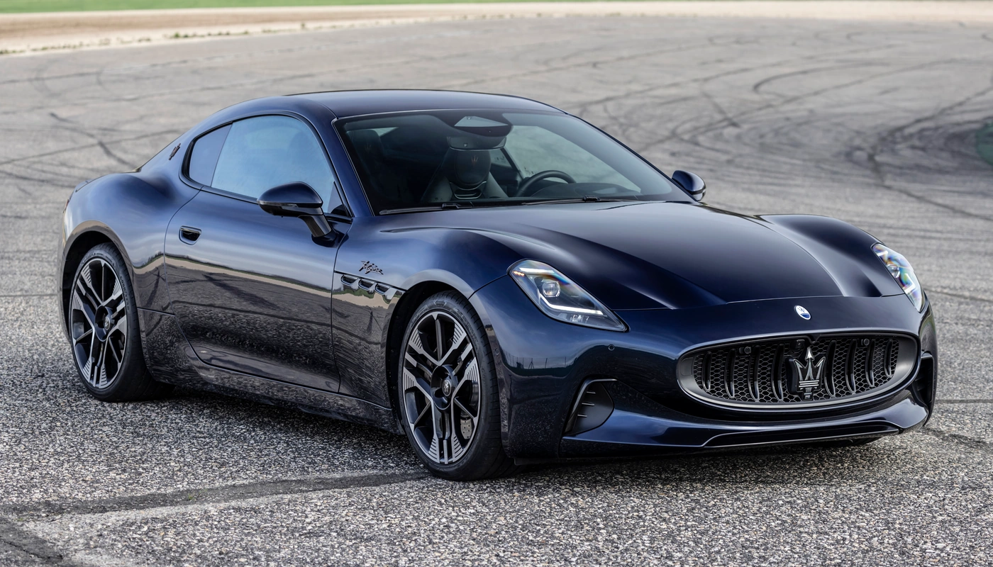 Maserati Granturismo - Contexto Entorno Real Contexto Aparcado Exterior Frontal Derecha