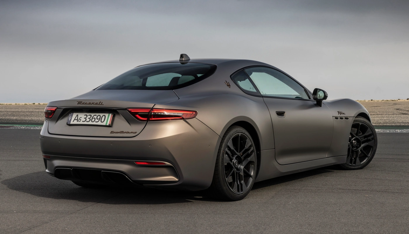 Maserati Granturismo - Contexto Entorno Real Contexto Aparcado Exterior Trasera Izquierda