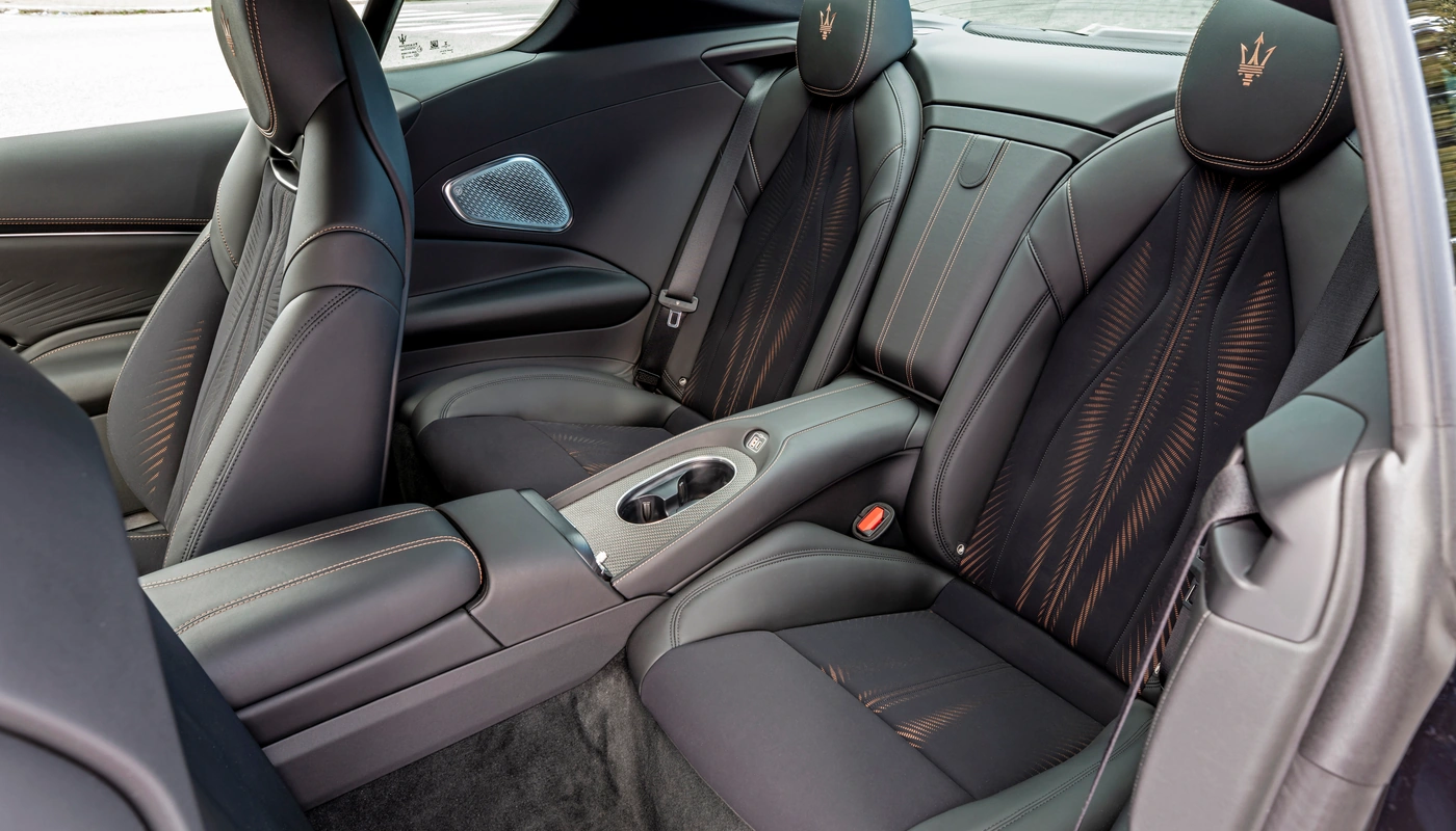Maserati Granturismo - Interior Asientos Traseros