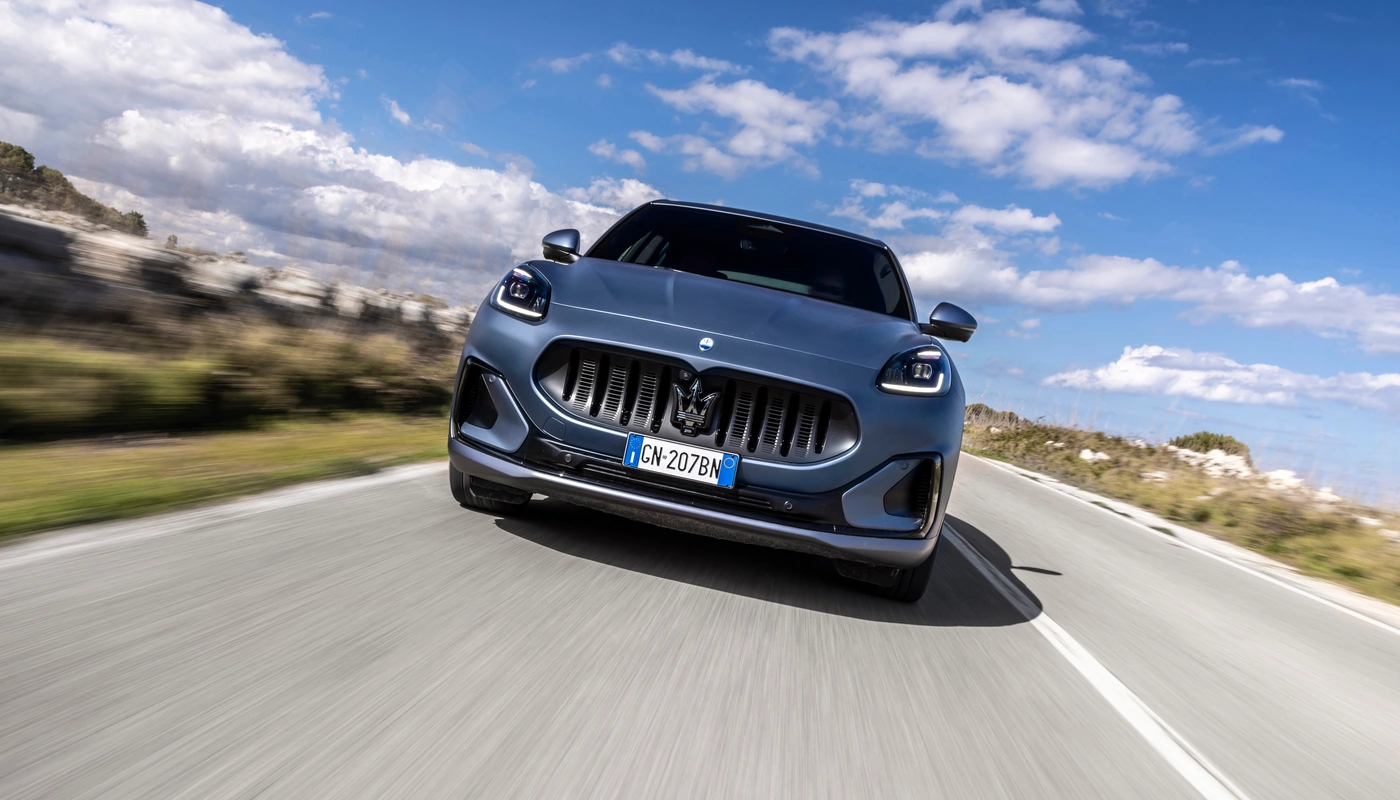 Maserati Grecale - Contexto Entorno Real Contexto Conduciendo Exterior Frontal