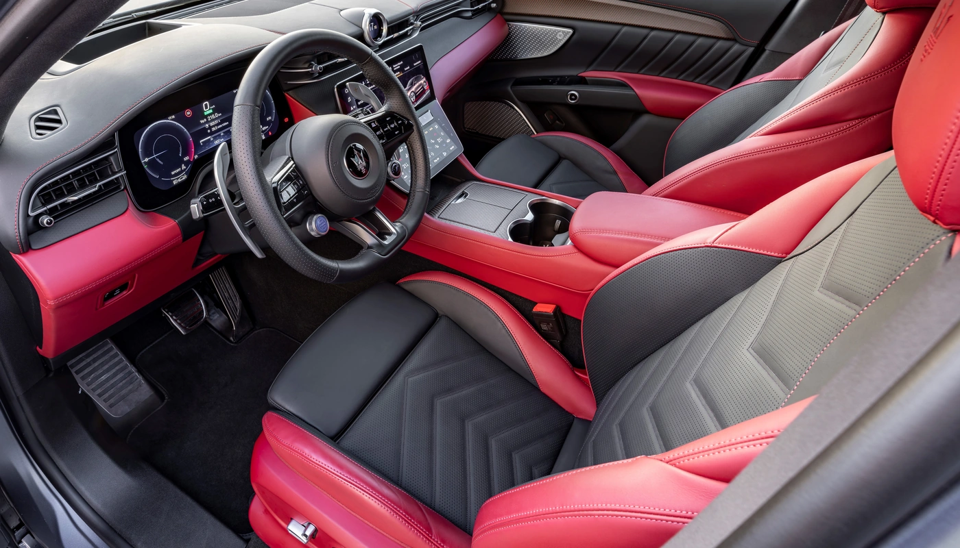 Maserati Grecale - Interior Asientos Delanteros Interior Volante