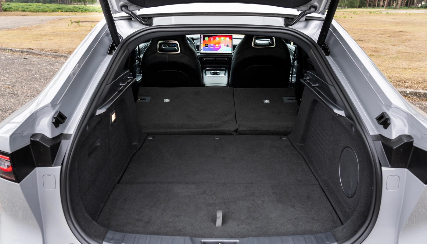 Mazda 6e - Almacenamiento Maletero