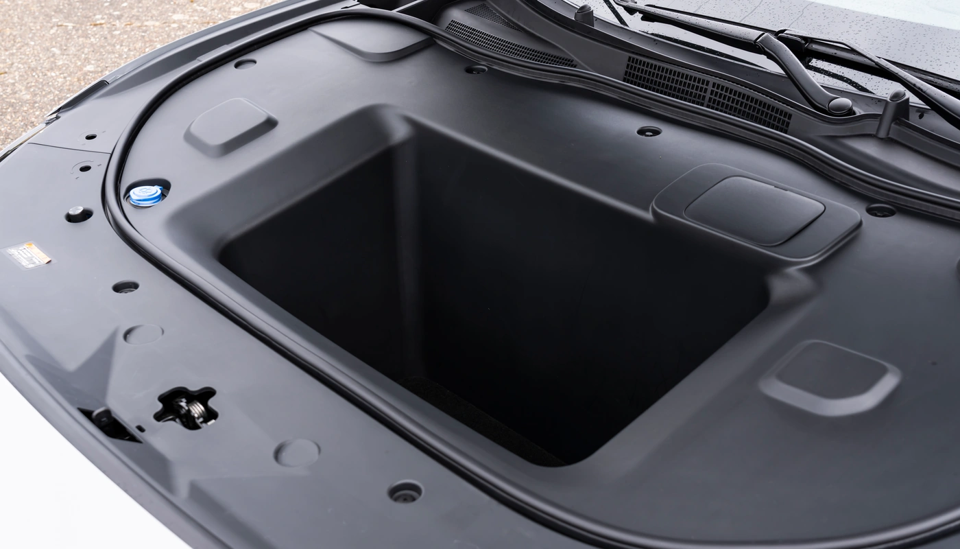 Mazda 6e - Almacenamiento Maletero Delantero