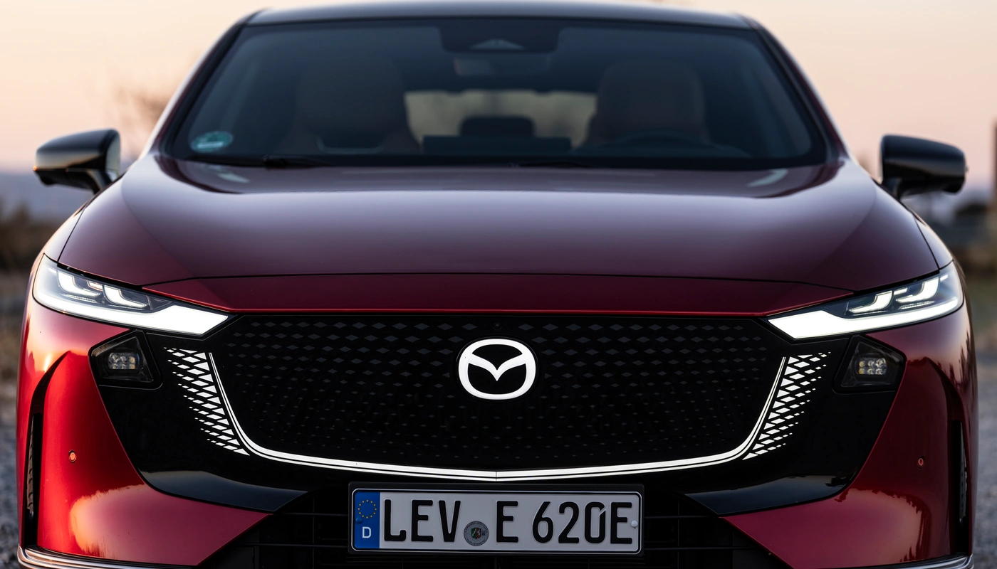 Mazda 6e - Contexto Entorno Real Contexto Aparcado Exterior Frontal