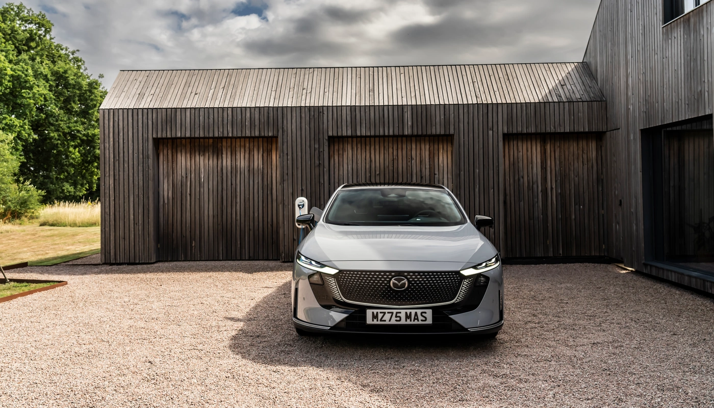 Mazda 6e - Contexto Entorno Real Contexto Aparcado Exterior Frontal