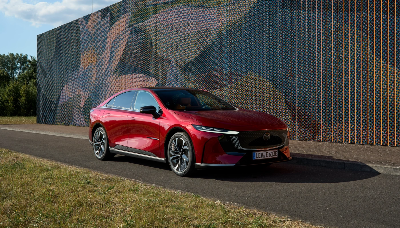 Mazda 6e - Contexto Entorno Real Contexto Aparcado Exterior Frontal Derecha