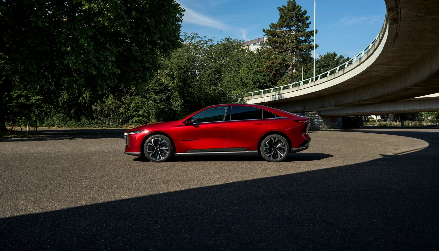 Mazda 6e - Contexto Entorno Real Contexto Aparcado Exterior Lateral Izquierda