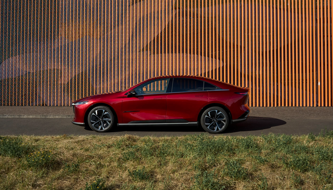 Mazda 6e - Contexto Entorno Real Contexto Aparcado Exterior Lateral Izquierda