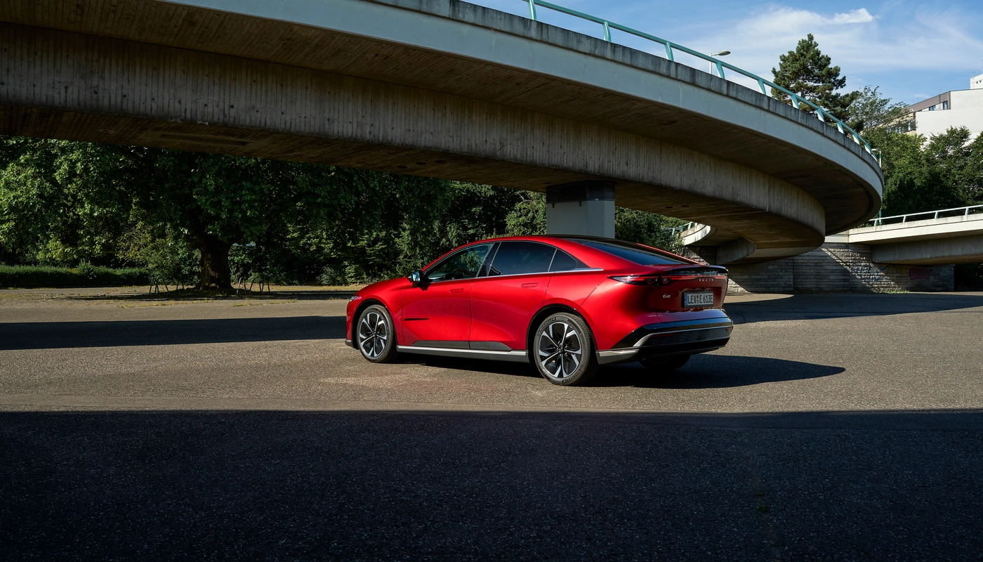 Mazda 6e - Contexto Entorno Real Contexto Aparcado Exterior Lateral Izquierda