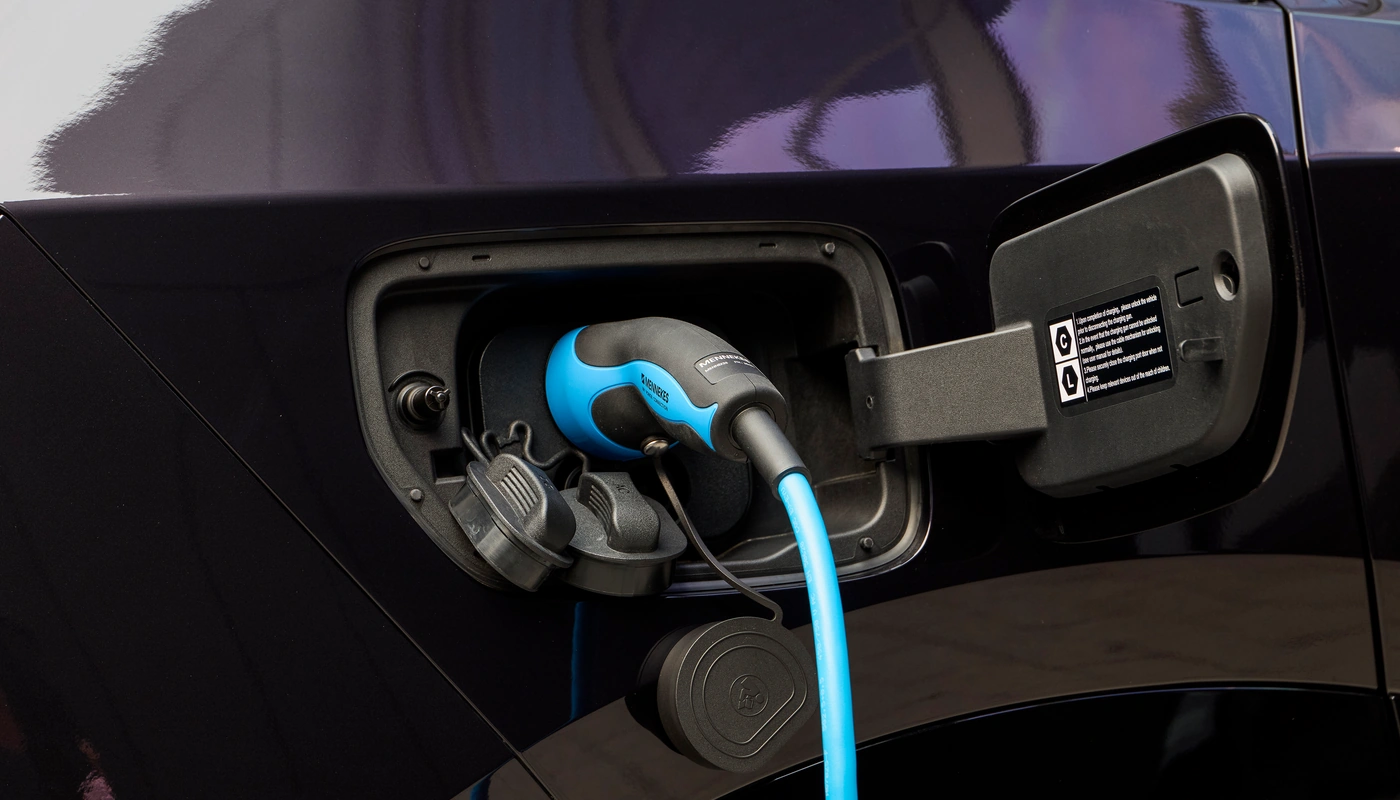 Mazda Cx 6e - Carga Puerto Y Cable
