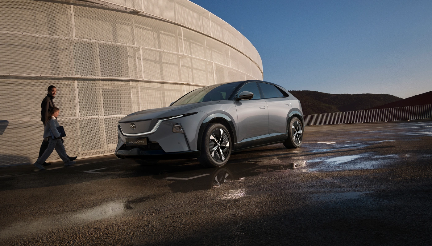 Mazda Cx 6e - Contexto Entorno Real Contexto Aparcado Exterior Frontal Izquierda