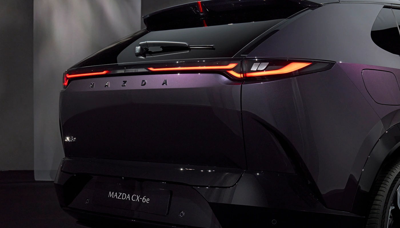 Mazda Cx 6e - Contexto Estudio Exterior Trasera