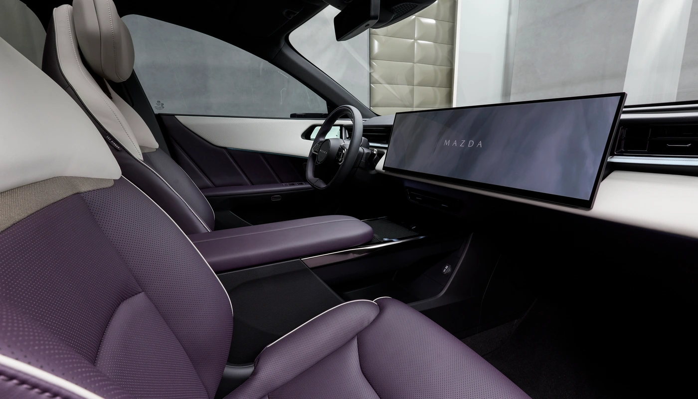 Mazda Cx 6e - Interior Pantalla Central