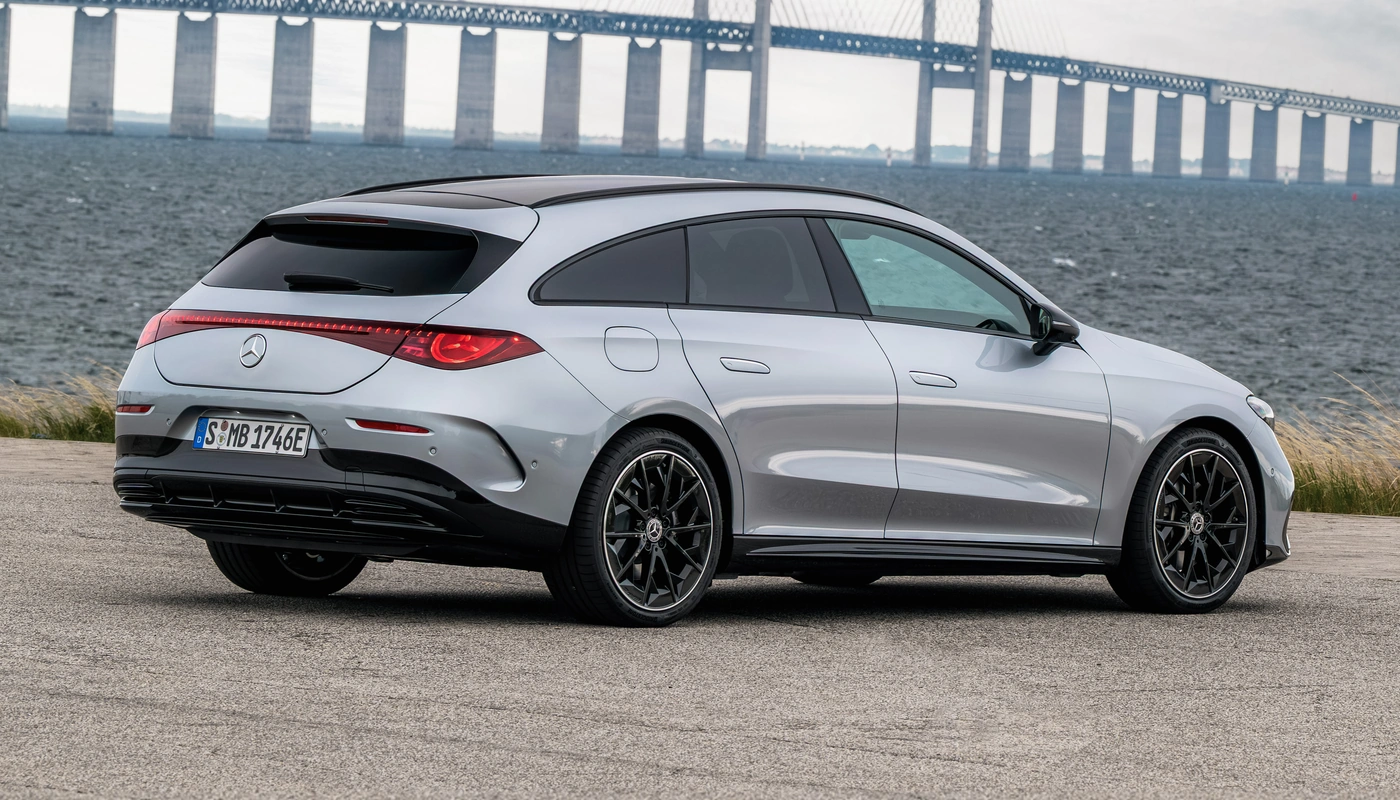Mercedes Benz Cla Shooting Brake - Contexto Entorno Real Contexto Aparcado Exterior Lateral Derecha
