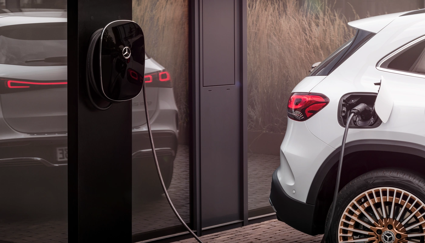 Mercedes Benz Eqa - Carga Estacion