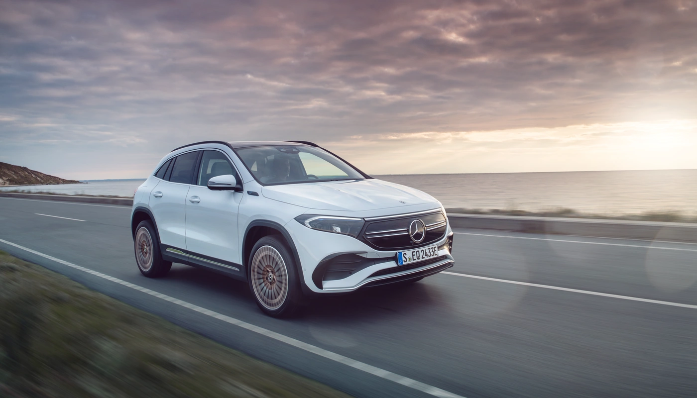 Mercedes Benz Eqa - Contexto Entorno Real Contexto Conduciendo Exterior Frontal Derecha