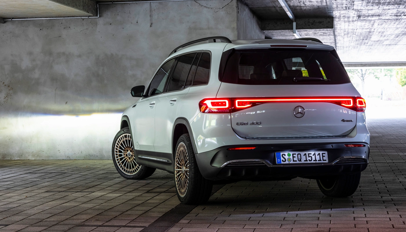 Mercedes Benz Eqb - Contexto Entorno Real Contexto Aparcado Exterior Trasera Derecha