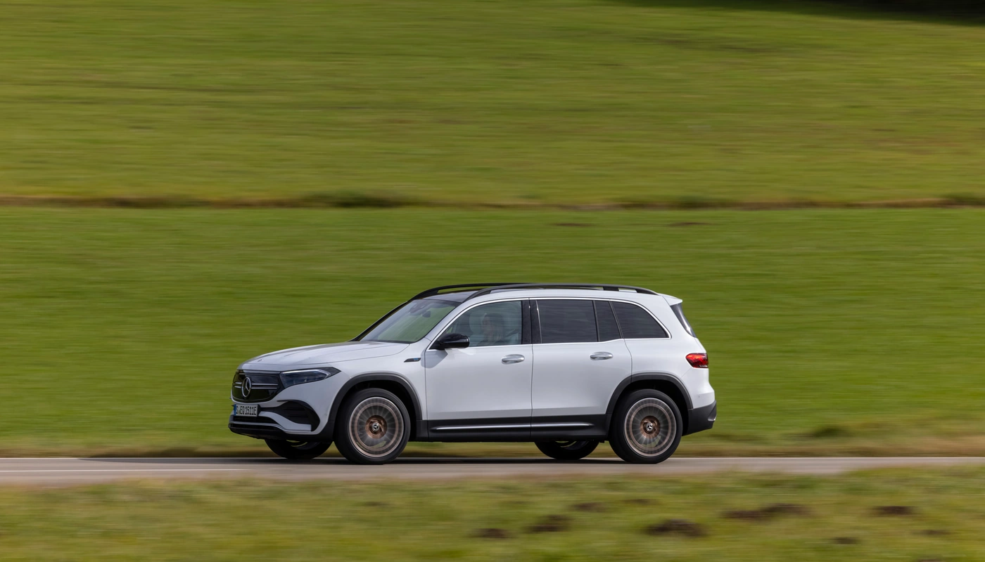 Mercedes Benz Eqb - Contexto Entorno Real Contexto Conduciendo Exterior Lateral Izquierda