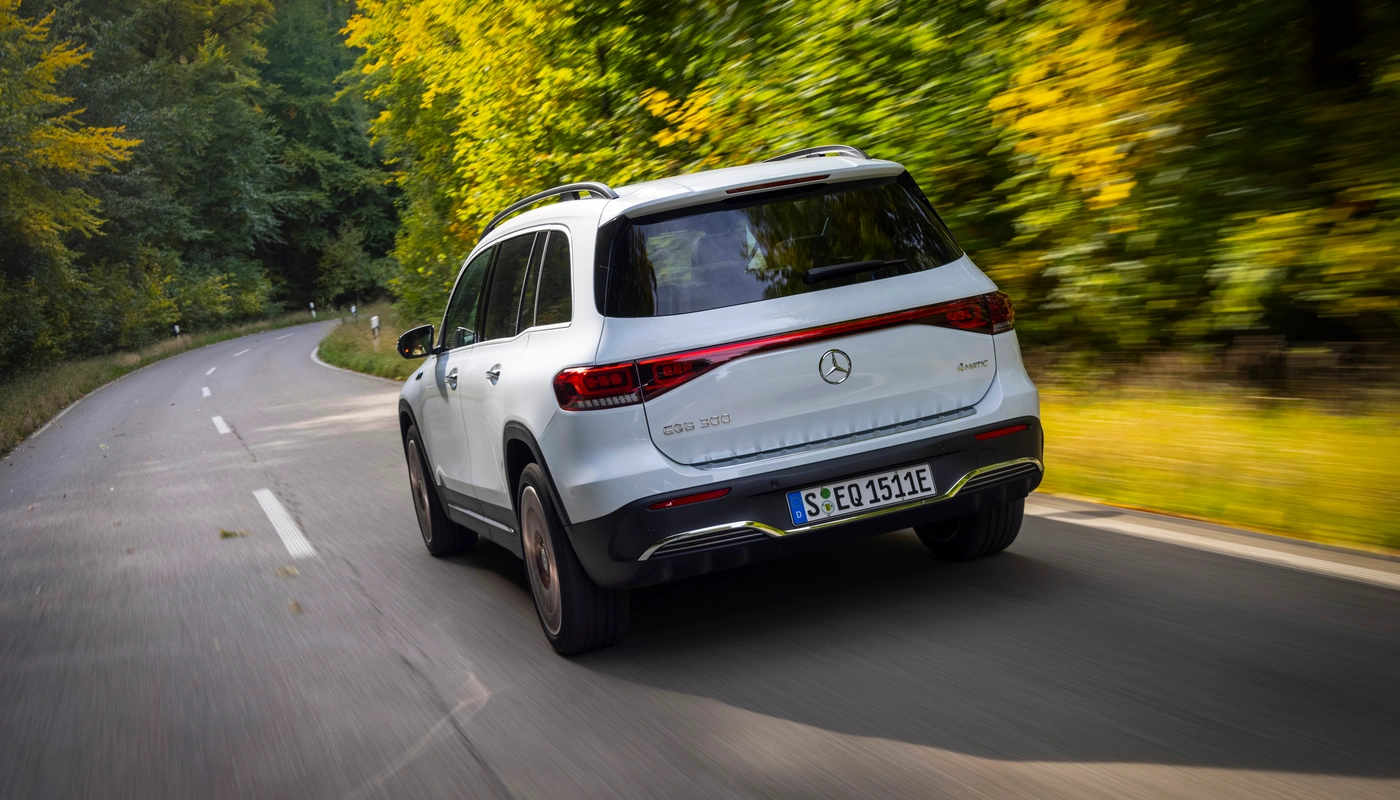 Mercedes Benz Eqb - Contexto Entorno Real Contexto Conduciendo Exterior Trasera