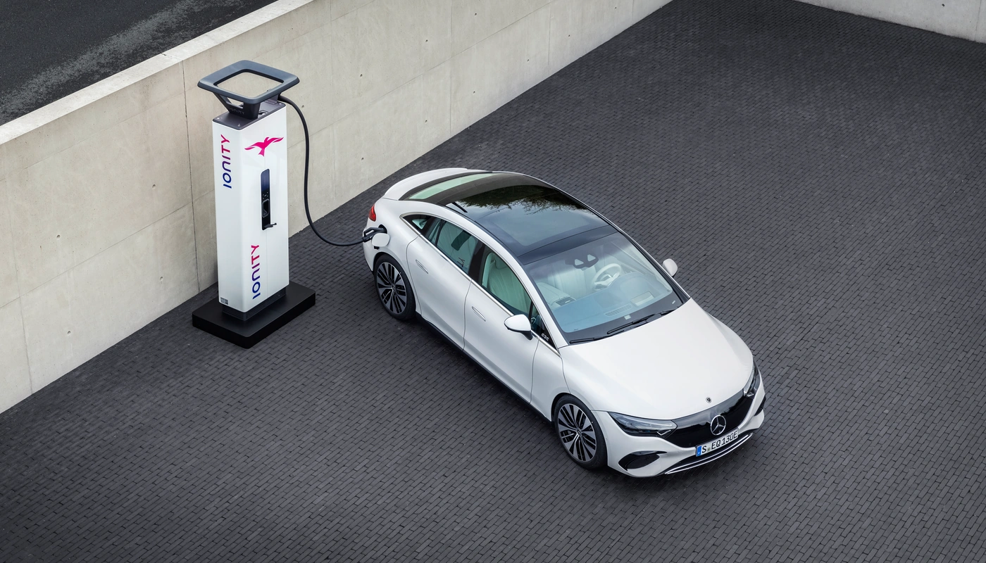 Mercedes Benz Eqe Berlina - Carga Estacion