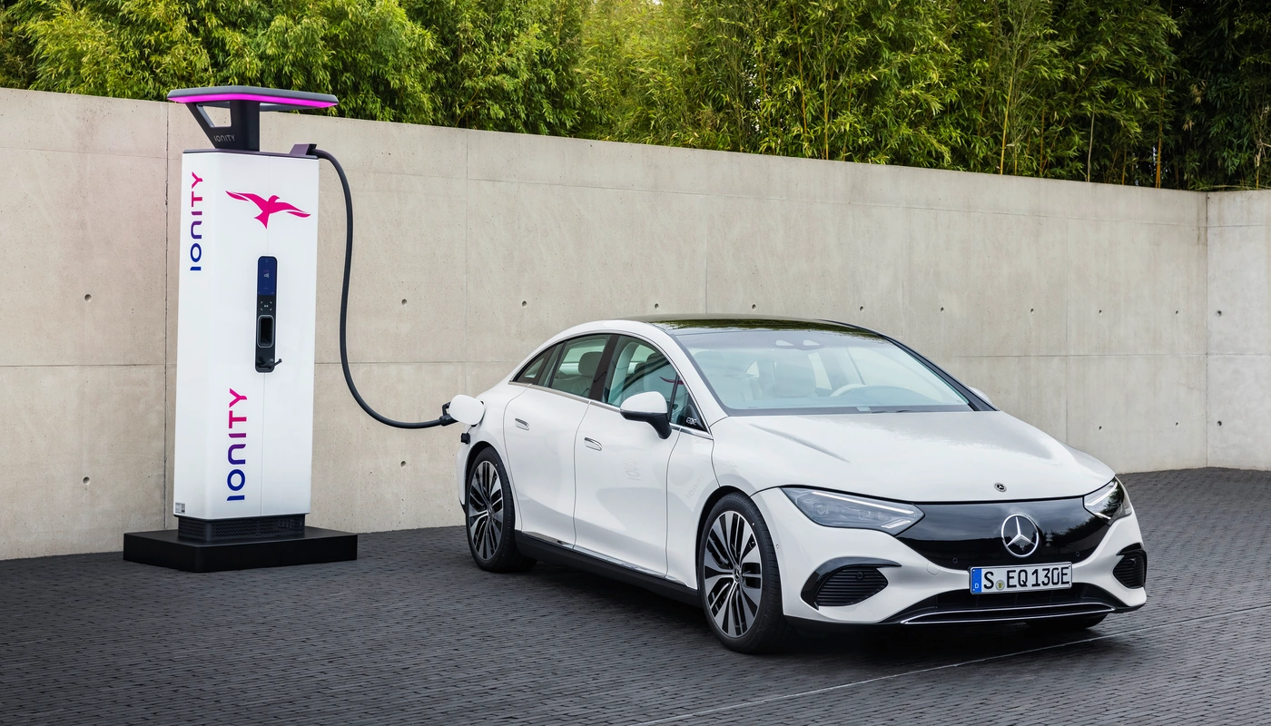 Mercedes Benz Eqe Berlina - Carga Estacion