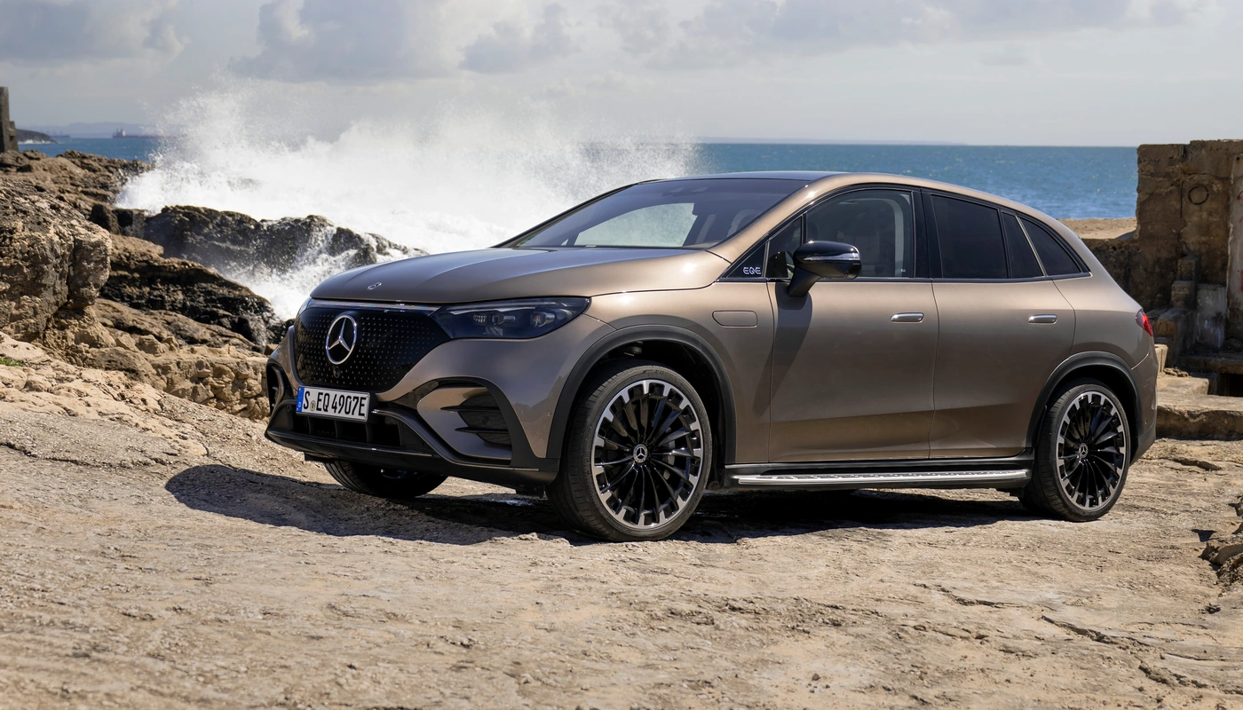 Mercedes Benz Eqe Suv - Contexto Entorno Real Contexto Aparcado Exterior Lateral Izquierda