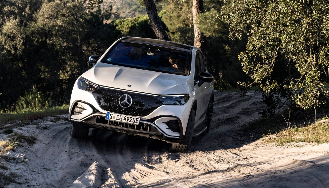 Mercedes Benz Eqe Suv - Contexto Entorno Real Contexto Conduciendo Exterior Frontal