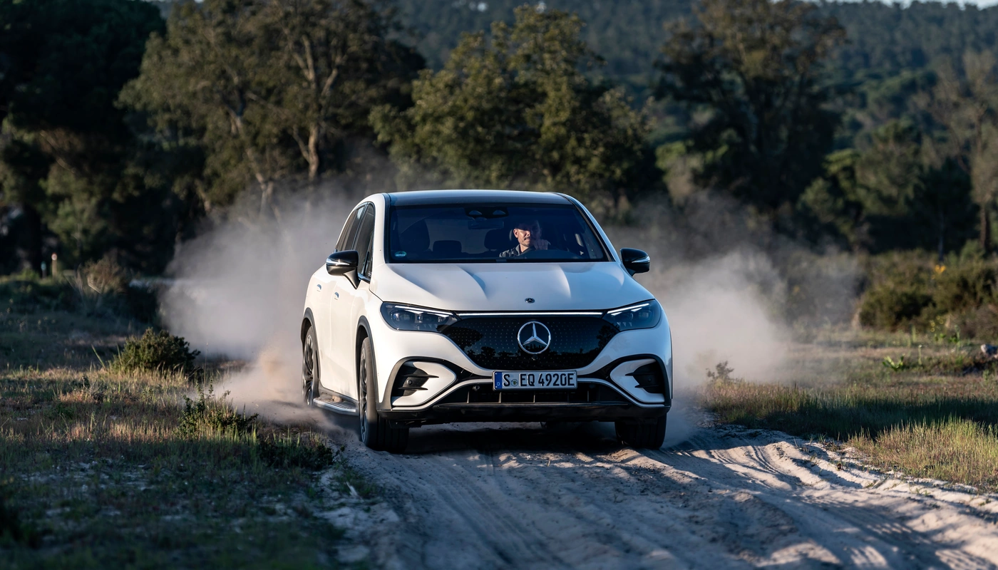 Mercedes Benz Eqe Suv - Contexto Entorno Real Contexto Conduciendo Exterior Frontal