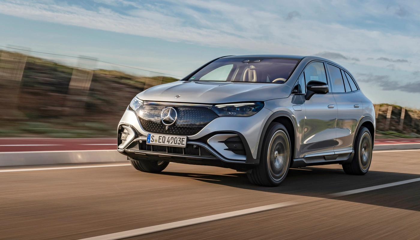 Mercedes Benz Eqe Suv - Contexto Entorno Real Contexto Conduciendo Exterior Frontal Izquierda