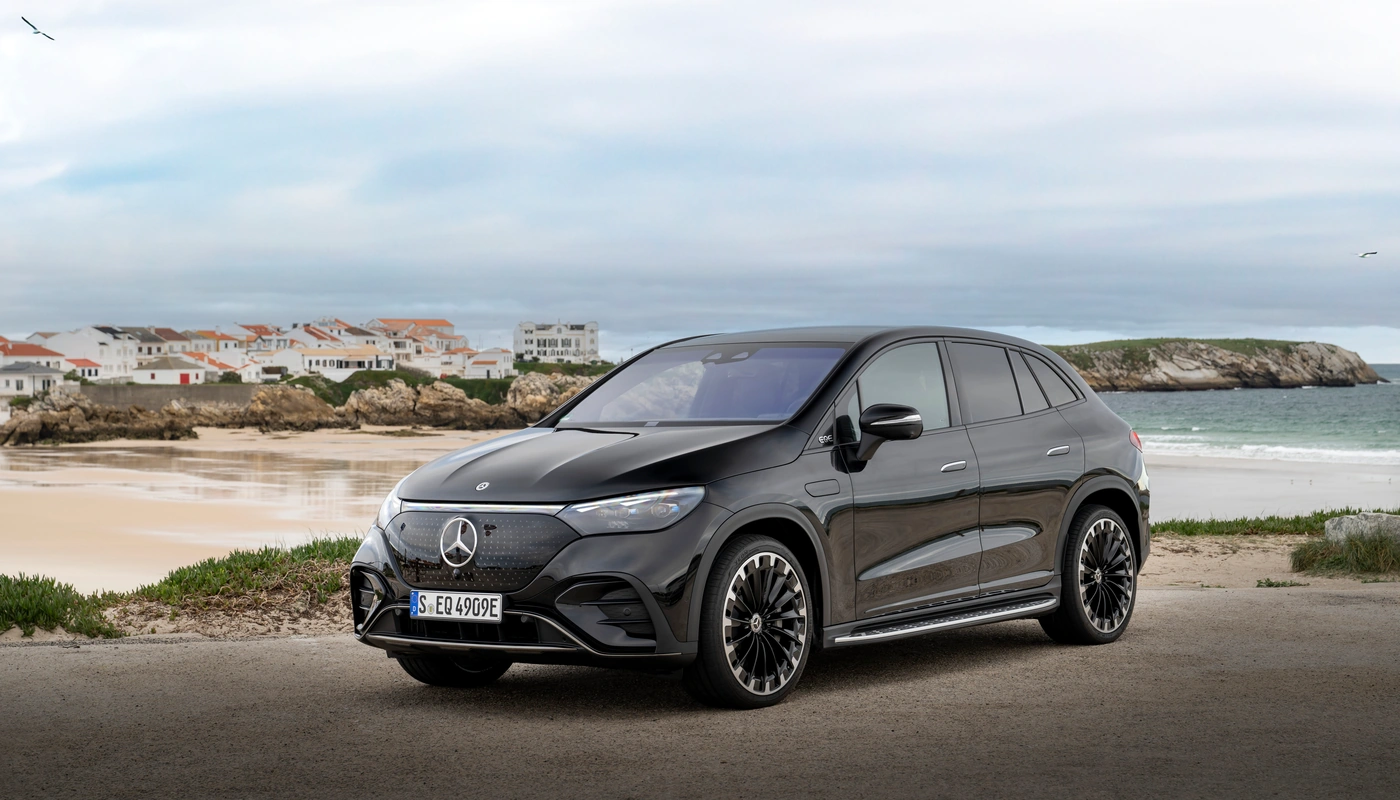 Mercedes Benz Eqe Suv - Contexto Entorno Real Contexto Conduciendo Exterior Frontal Izquierda