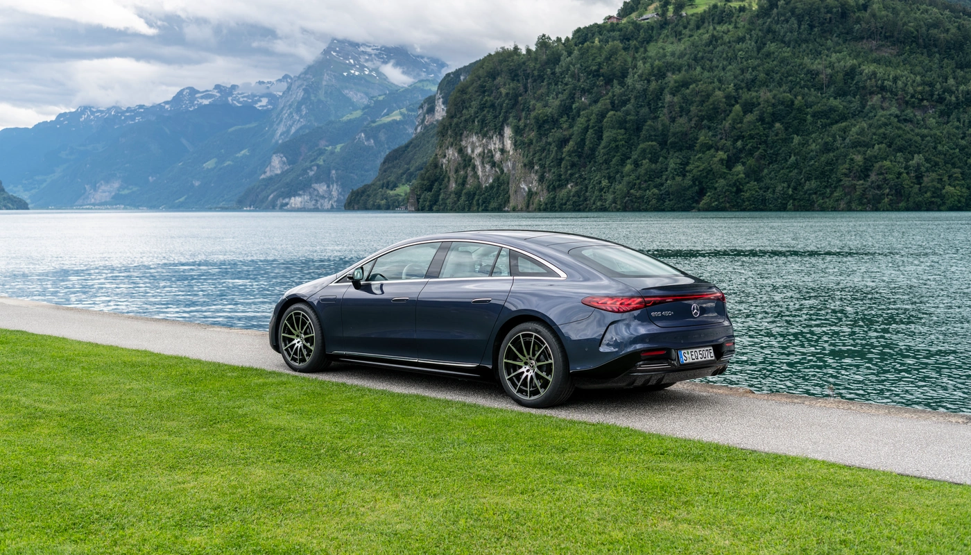 Mercedes Benz Eqs Berlina - Contexto Entorno Real Contexto Aparcado Exterior Trasera Derecha