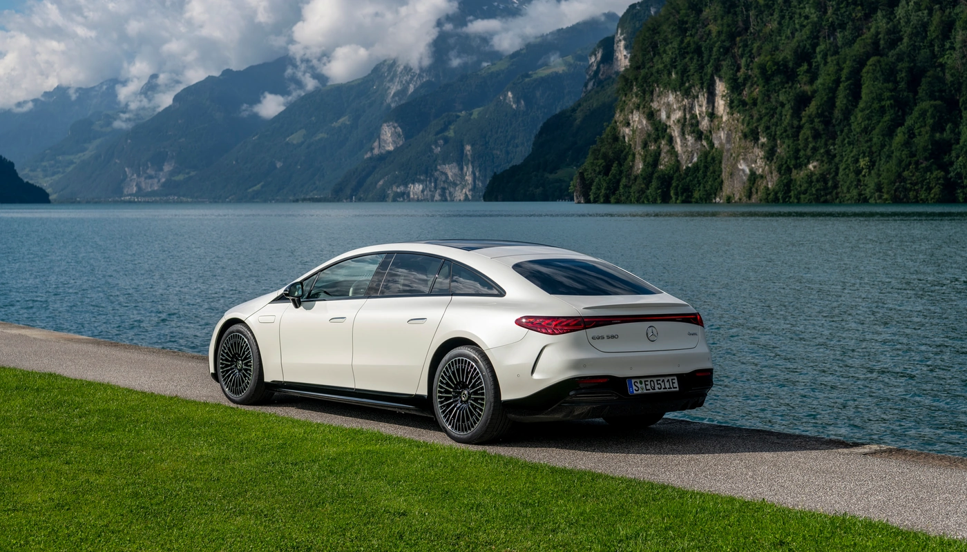 Mercedes Benz Eqs Berlina - Contexto Entorno Real Contexto Aparcado Exterior Trasera Derecha