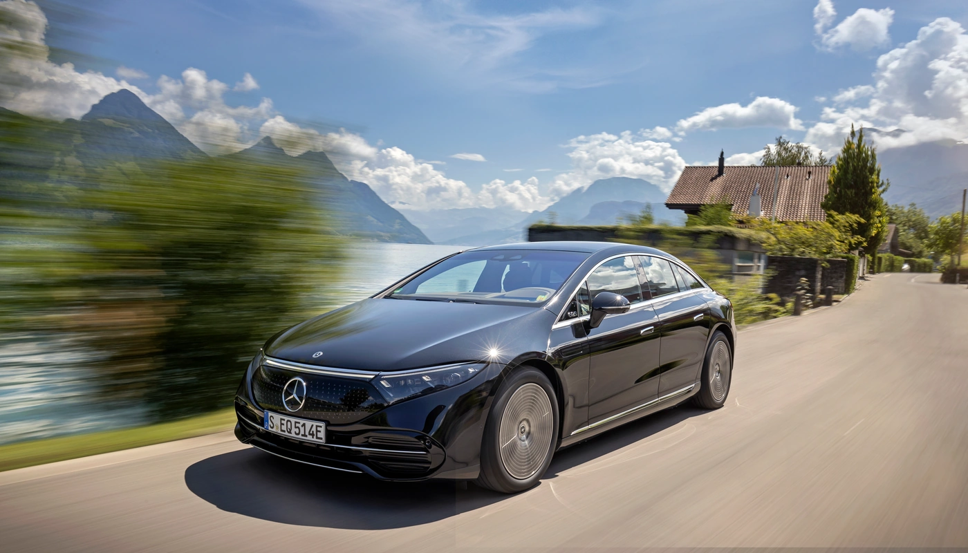 Mercedes Benz Eqs Berlina - Contexto Entorno Real Contexto Conduciendo Exterior Frontal Izquierda