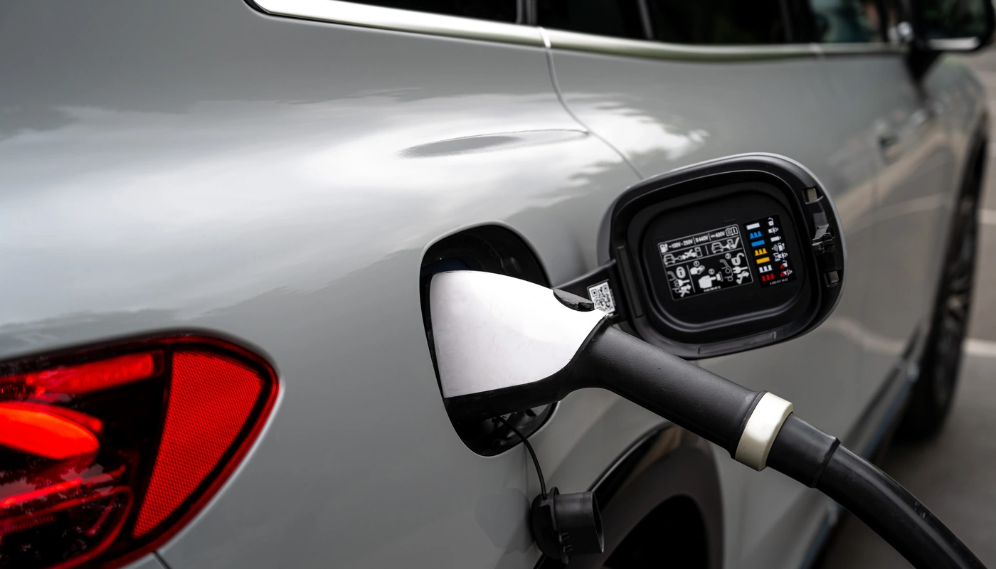 Mercedes Benz Eqs Suv - Carga Puerto Y Cable