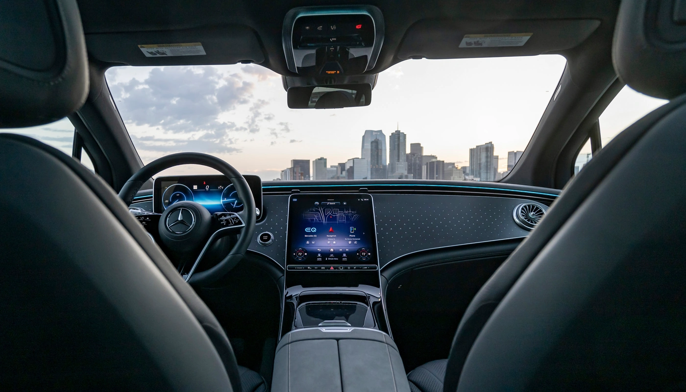 Mercedes Benz Eqs Suv - Interior Salpicadero Interior Pantalla Central Interior Volante