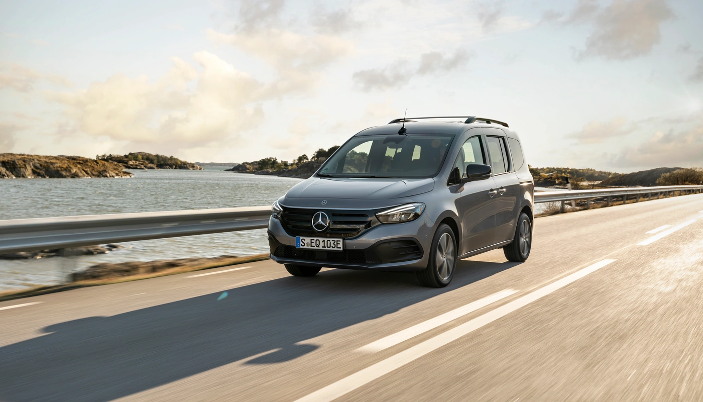 Mercedes Benz Eqt - Contexto Entorno Real Contexto Conduciendo Exterior Frontal Izquierda