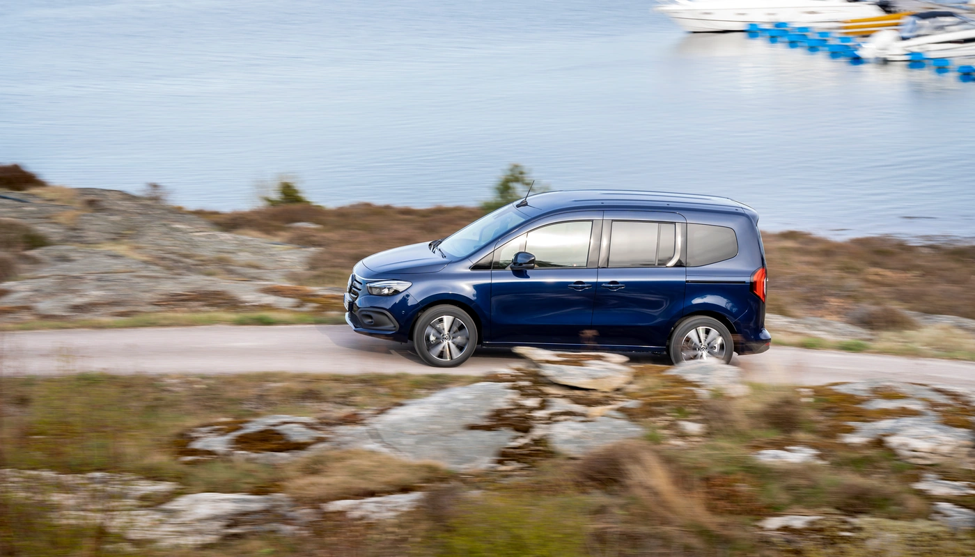 Mercedes Benz Eqt - Contexto Entorno Real Contexto Conduciendo Exterior Lateral Izquierda